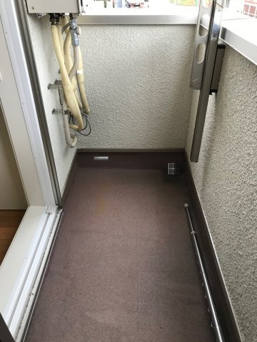 大和市大和東３丁目のアパートのバルコニー