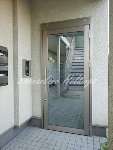 大和市大和東３丁目のアパートのエントランス