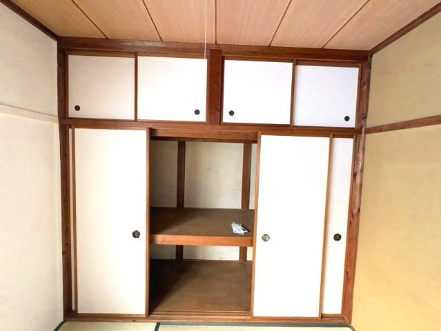 山中田アパートの収納
