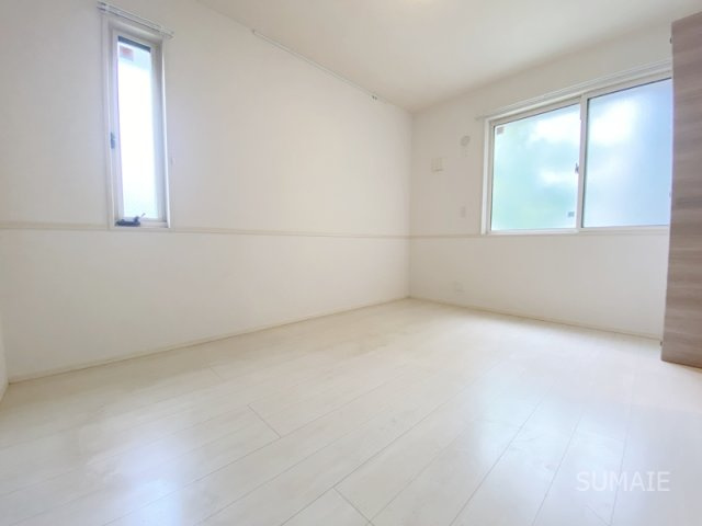 Casa  Comfort  Aの寝室|人気の角部屋です！