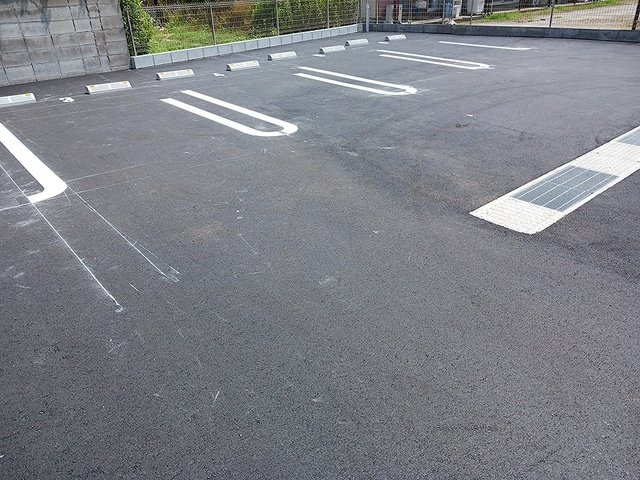 チェリーチ東同心町の駐車場