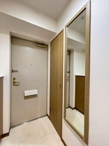 スカイコート本郷東大前壱番館の玄関