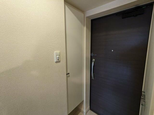 プレミアムキューブ東十条アリアの玄関