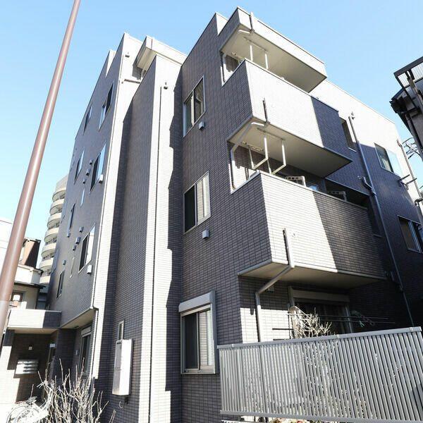 グランディール宮堀の外観