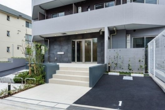 【エントランス】ラティエラ都立大学
