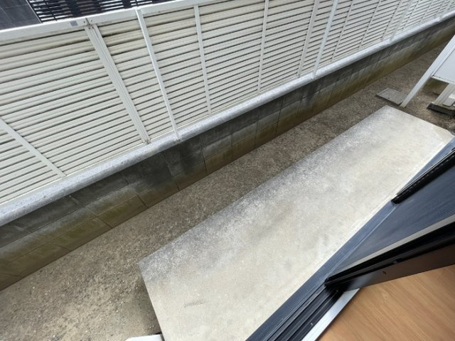 川崎市多摩区宿河原３丁目のアパートのバルコニー