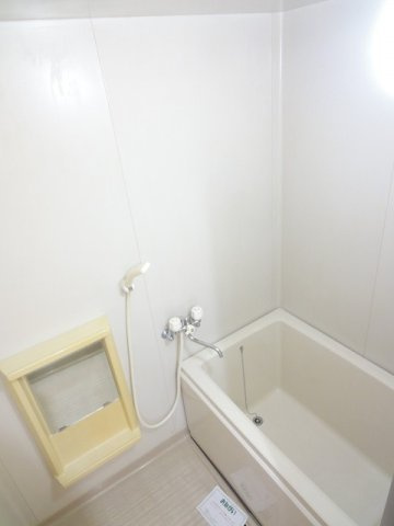マンション久保１号の浴室|コンパクトで使いやすいお風呂です