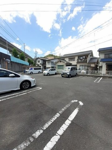 ガ－デンハウス大町の駐車場|駐車場に車を止められます