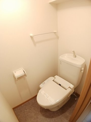 グランジュネッスのトイレ|ゆったりとした空間のトイレです