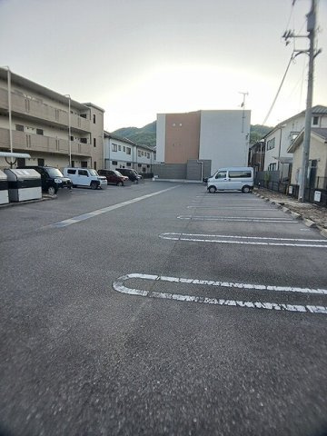 プラシード　オオマチの駐車場|駐車スペースもあります