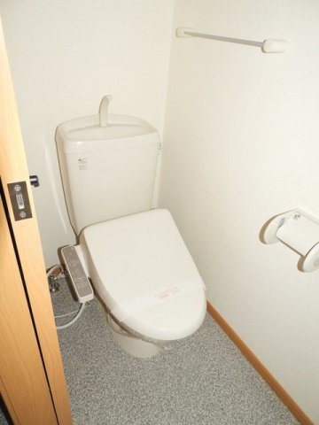クロ－バ－ハウスのトイレ|ゆったりとした空間のトイレです