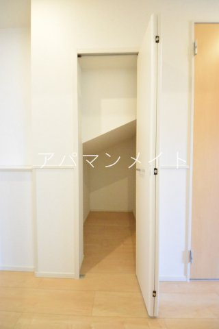 【収納】 | CAROLINEⅡ | トイレの横にある収納です