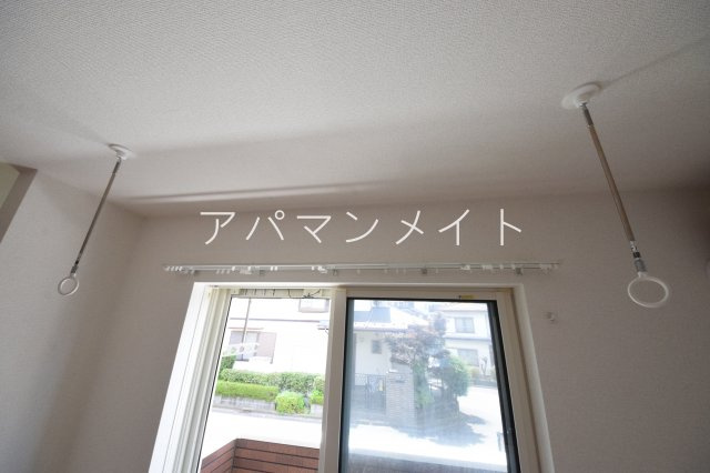 【設備】 | CAROLINEⅡ | 便利な室内物干し付き！