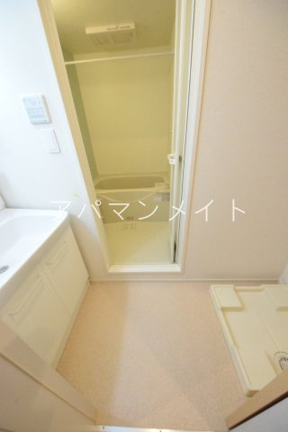 【設備】 | CAROLINEⅡ | 脱衣所・洗濯機置場になります。