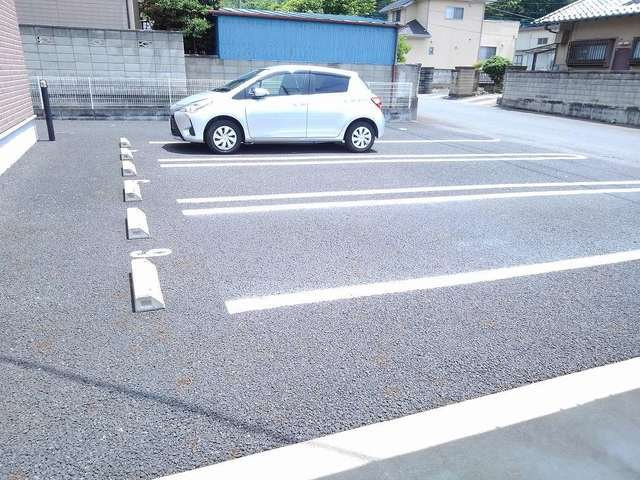 ブローテＭの駐車場|カースペースがあります