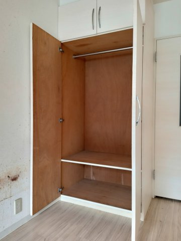 川崎市多摩区東生田１丁目の賃貸マンションの収納