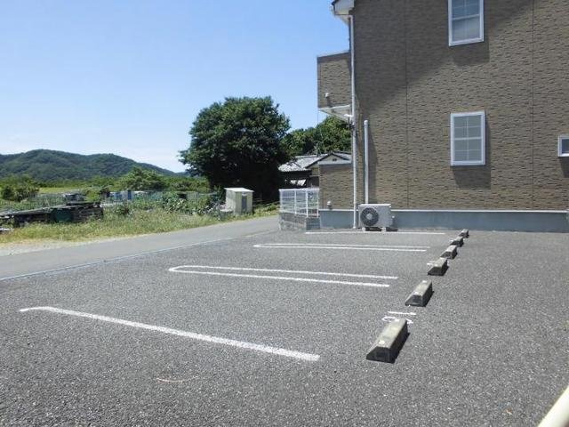 ツインコートＡの駐車場|駐車場があります