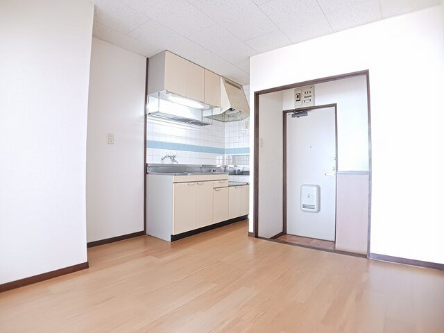 トキタハイツの内装|明るい色調の室内です