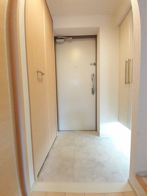 オーキッド都立大学の玄関