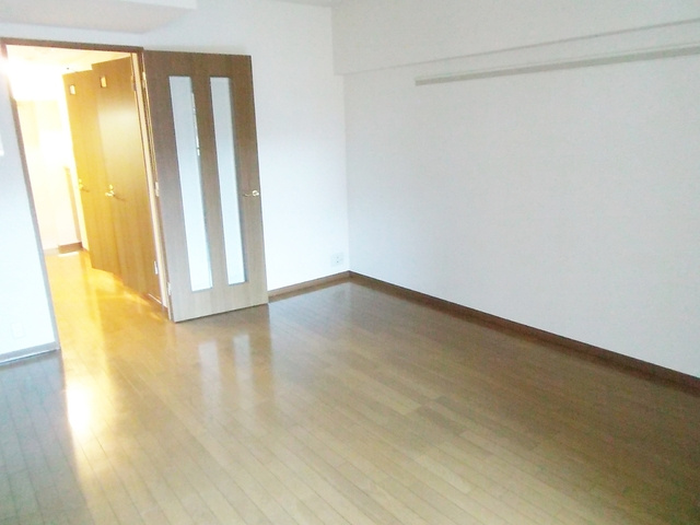 クリオ王子神谷弐番館の居間・リビング|造りがしっかりしたマンションです！