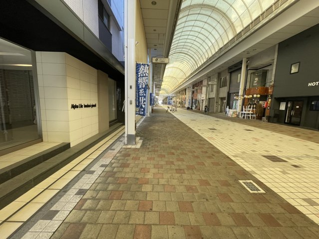 アルファライフ今治銀座Ⅱの周辺|今治銀座アーケード街直結で、雨の日でも濡れずにお買い物に行ける便利な立地が大きな魅力です。