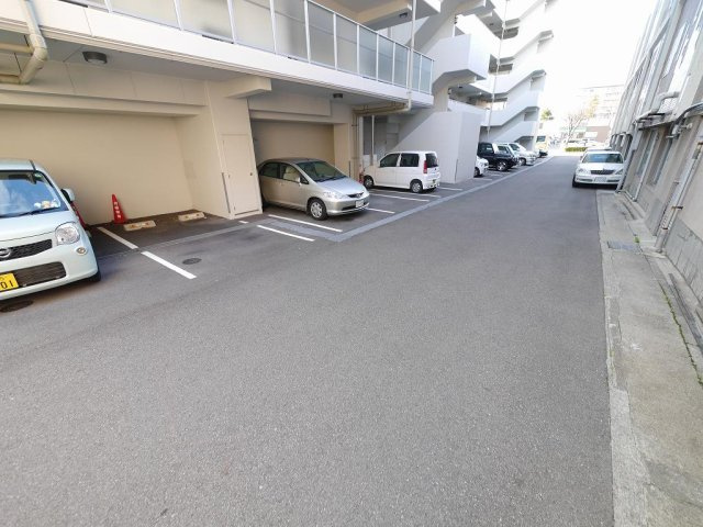 アメニティコート明舞の駐車場
