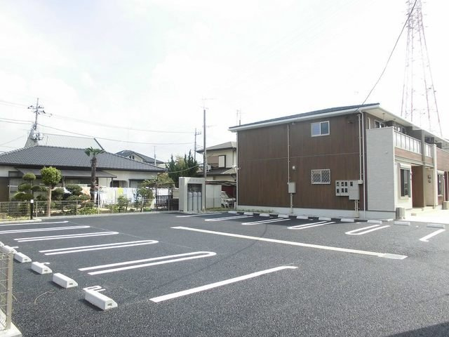 ロイヤルハイツⅤの駐車場|駐車スペースもあります