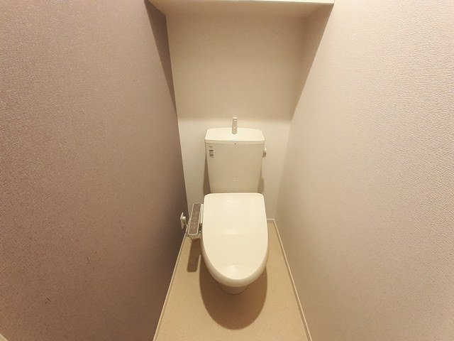 ＨＹソレイユ　Ｂのトイレ|落ち着いた色調のトイレです