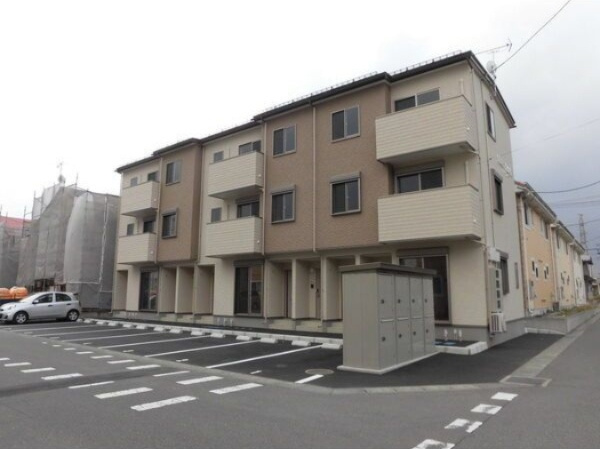 メゾン・アルマ(Maison・ALMA)の駐車場