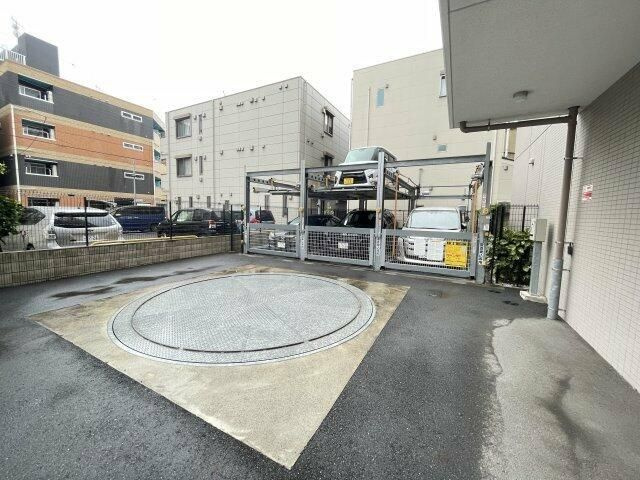 サンクレイドル平井の駐車場