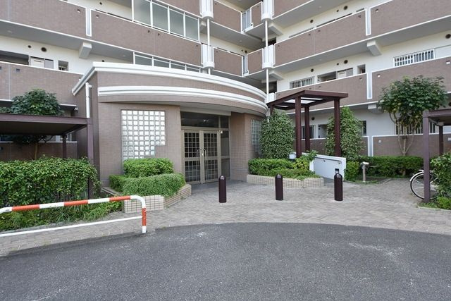 【エントランス】 | T's garden清瀬 | ゆとりのあるエントランスです