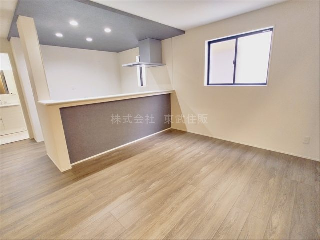 【ダイニング】 | 狭山市広瀬台12期　全4棟　4号棟 | 食卓を囲むダイニング