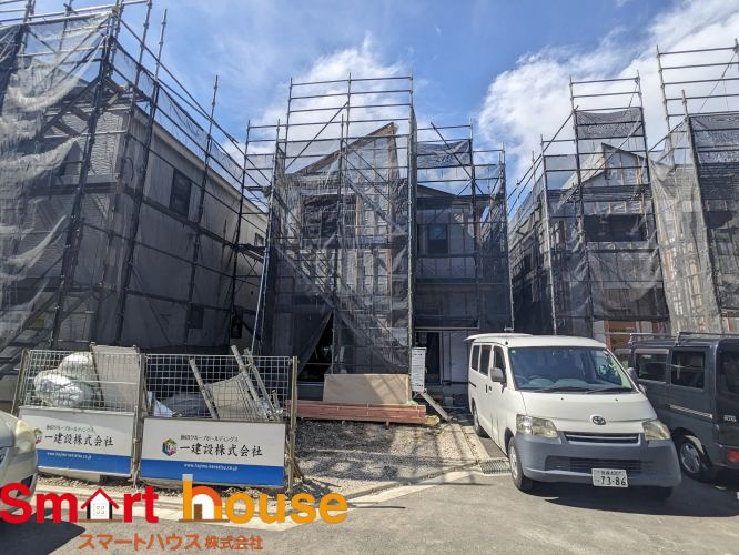 相模原市南区磯部全１１棟の前面道路含む現地写真