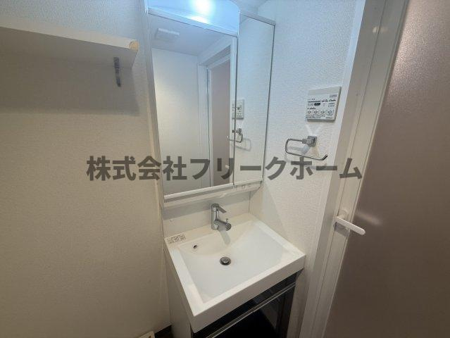小金井市本町５丁目の賃貸マンションの洗面所