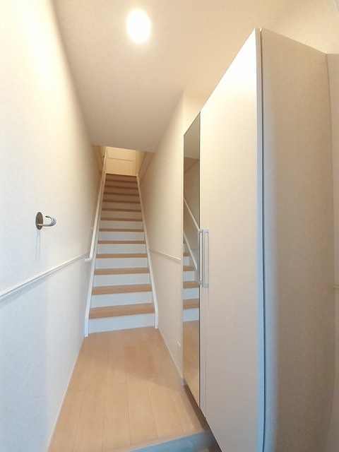 フラワー野火止Bの玄関