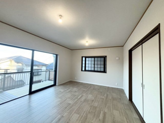 【居間・リビング】 | 高槻市奈佐原4丁目　中古戸建