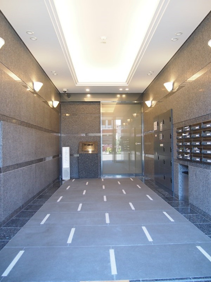 【ロビー】ルーブル三軒茶屋参番館