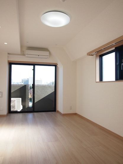 【居間・リビング】ルーブル三軒茶屋参番館