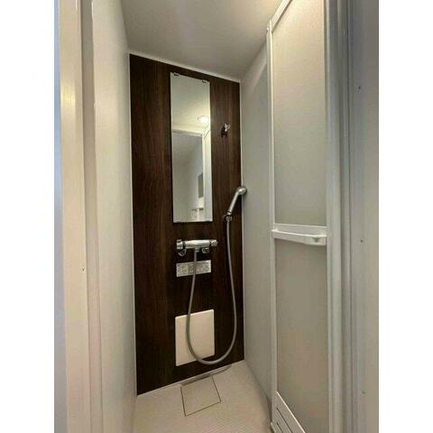 【シャワールーム】