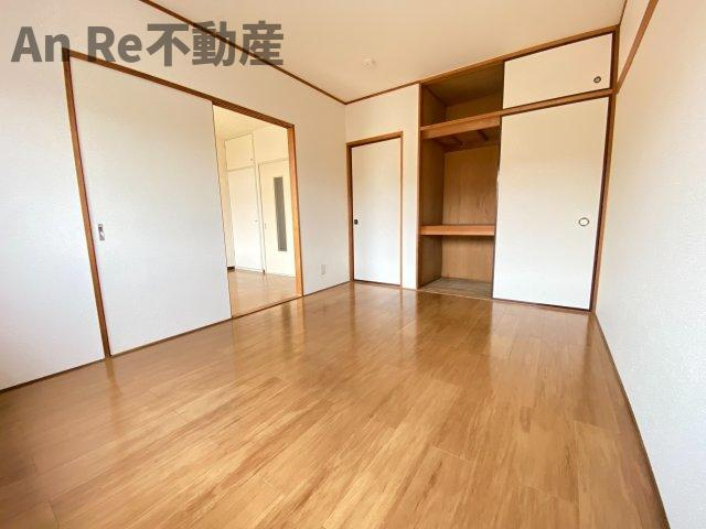 川口市大字安行原のアパートの洋室