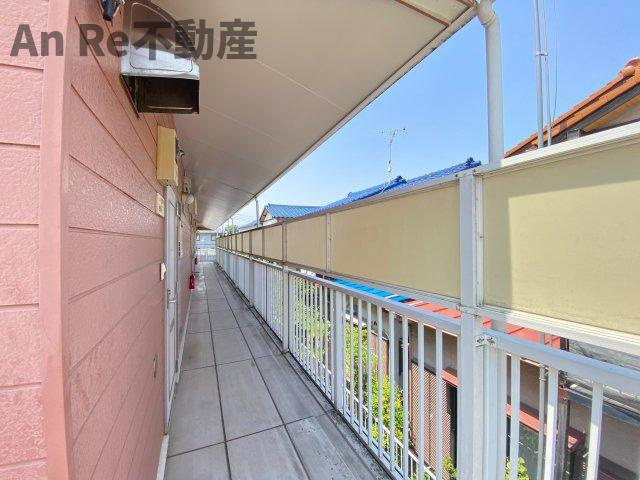 川口市大字安行原のアパートのロビー