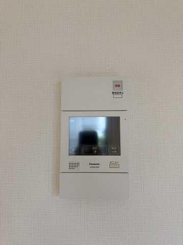 朝日クレス・パリオ南阿佐ヶ谷のセキュリティ|◆TVモニター付インターホン◆訪ねてきた相手をモニター越しに確認でき、防犯対策に役立ちます。インターホン越しに話をすることが可能です