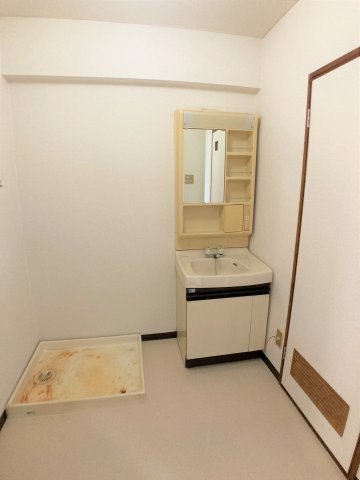 半田第２ロイヤルマンションの洗面所