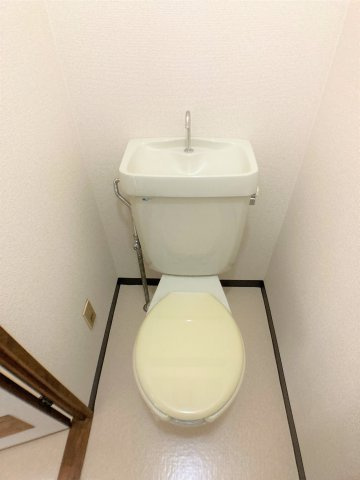 半田第２ロイヤルマンションのトイレ