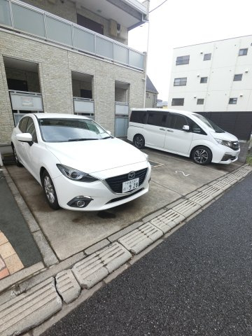 リブリ・美緒の駐車場