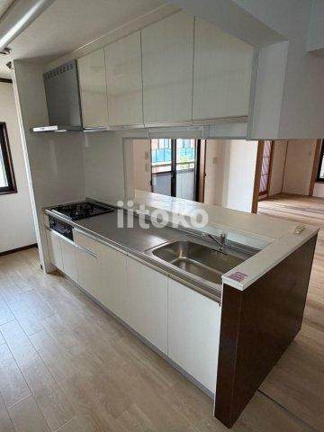 東駒形3丁目戸建のキッチン