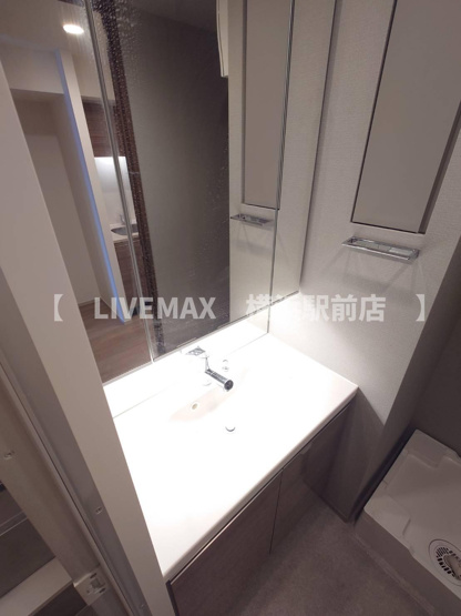 【洗面所独立】ドゥーエ横濱鶴見
