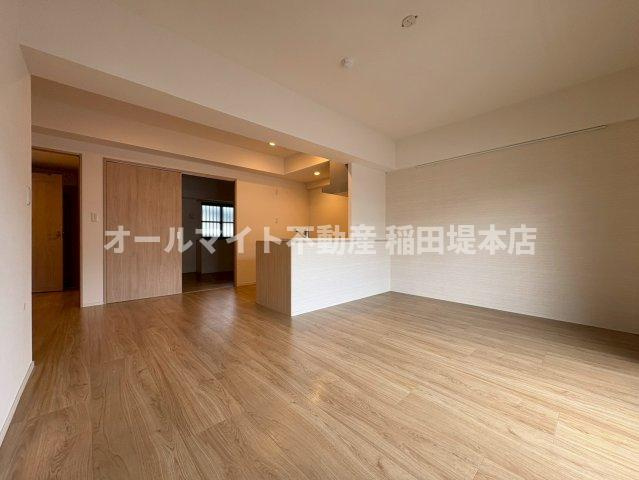 調布市布田２丁目の賃貸マンションの居間・リビング