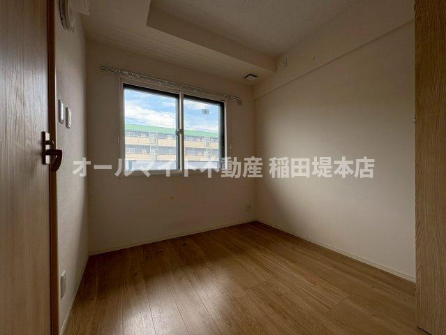 調布市布田２丁目の賃貸マンションの洋室