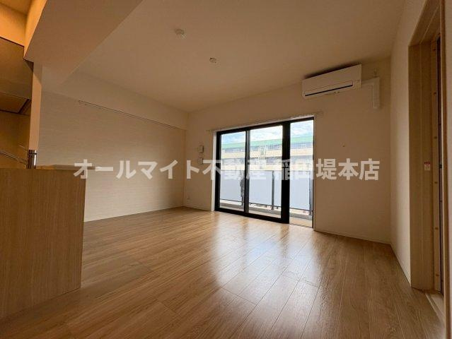 調布市布田２丁目の賃貸マンションの居間・リビング
